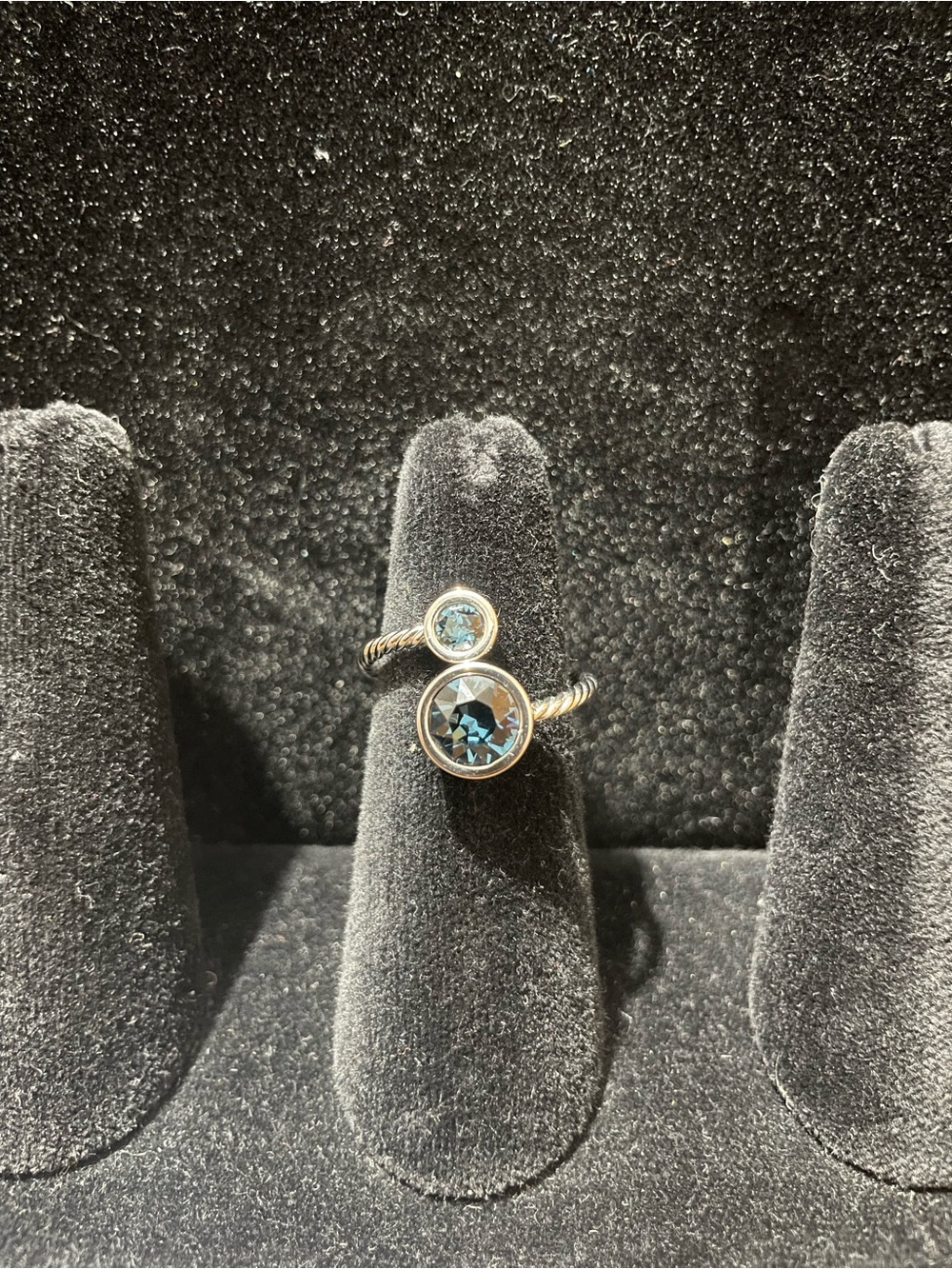 Touchstone by Swarovski Curled up Ring